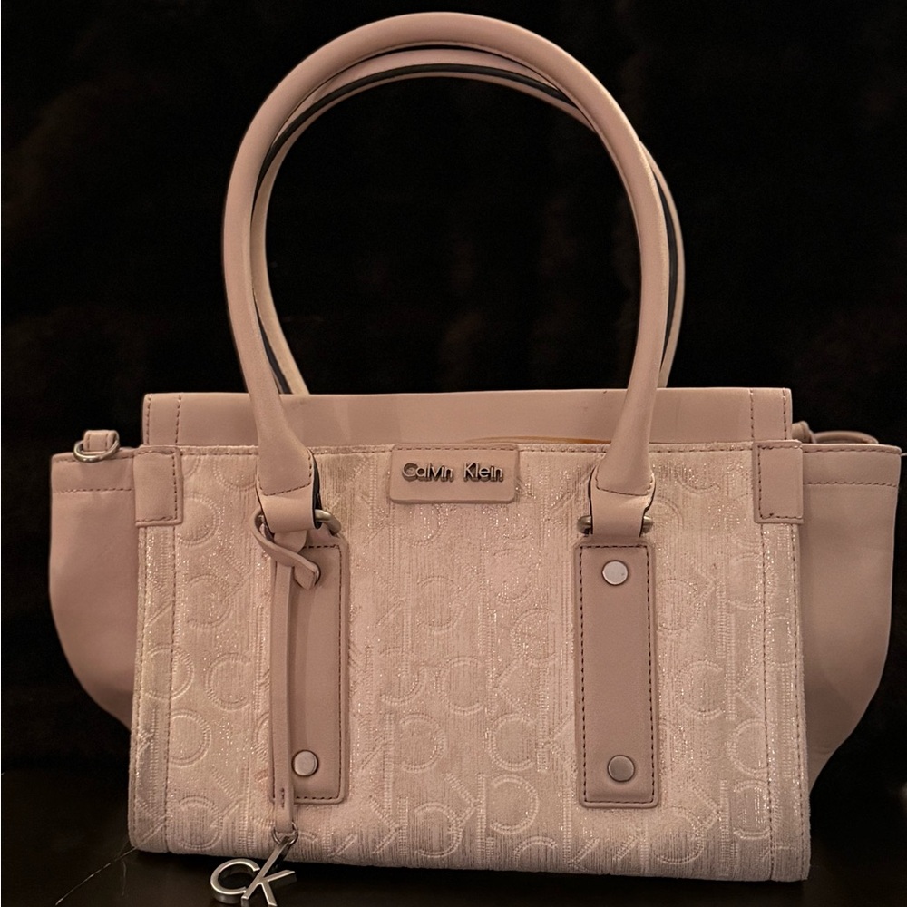 Calvin Klein Women's Pink Shoulder Bag